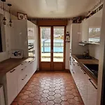 度假居 Charming French With Pool And Garden *